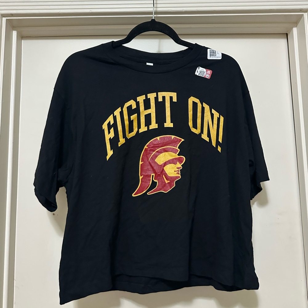 BRAND NEW USC “FIGHT ON!” CROPPED T-SHIRT